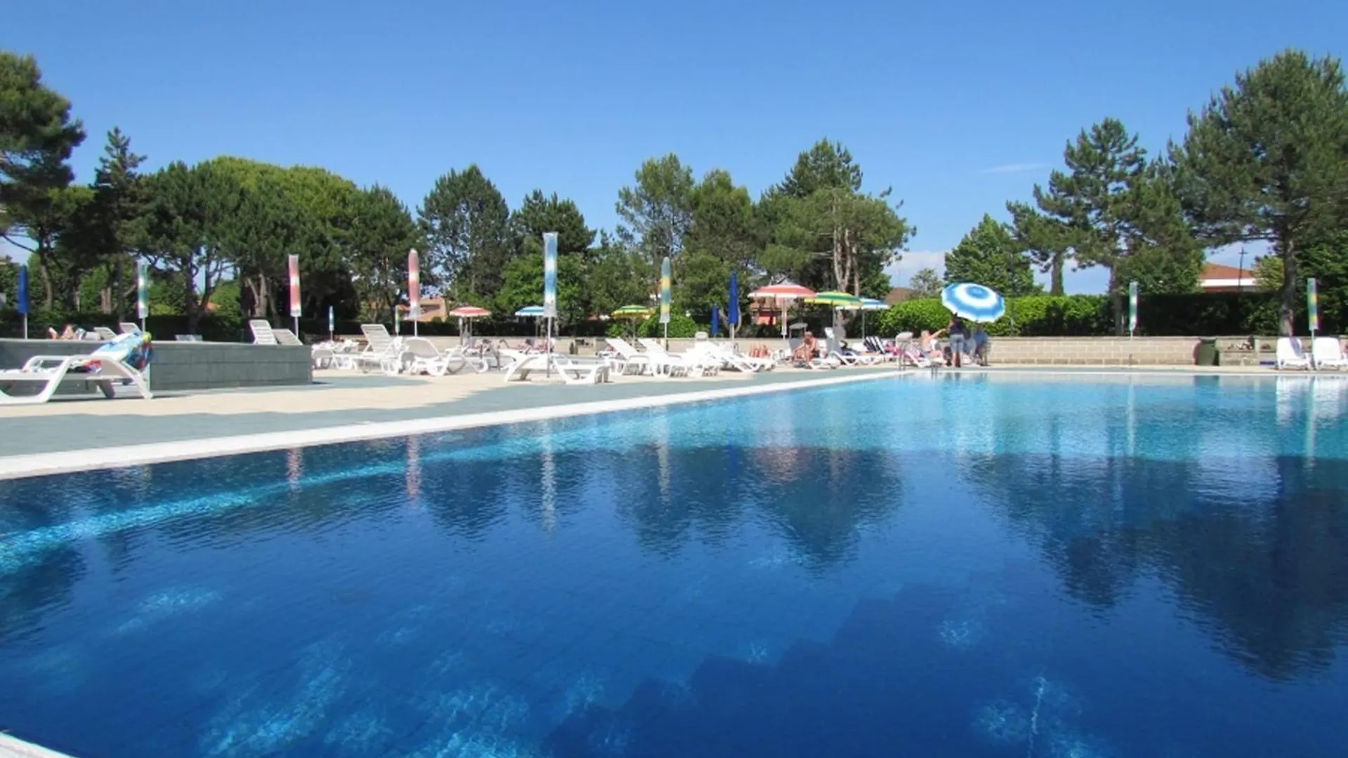 Flat In Wonderful Resort With Swimming Pools Bibione Apartment